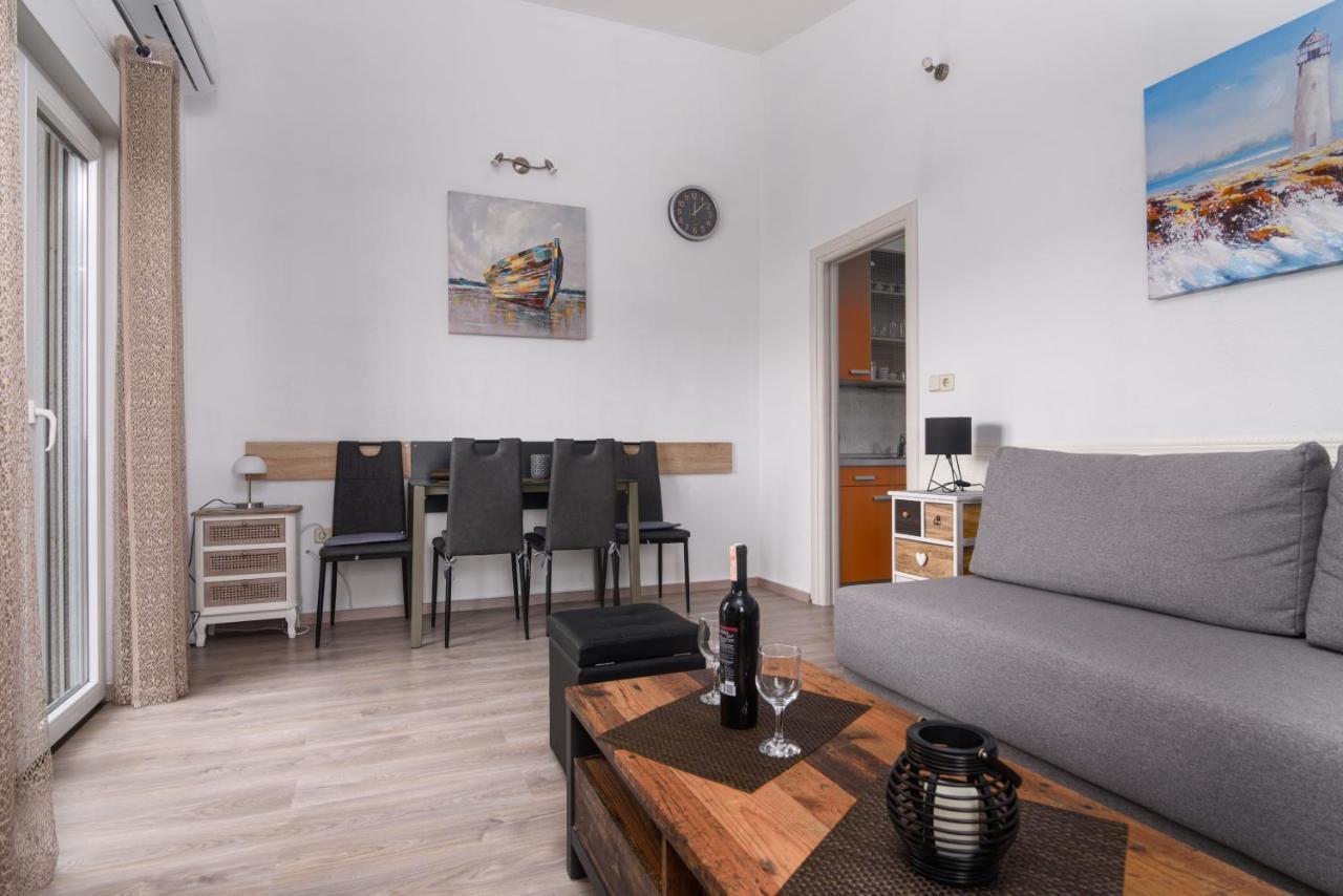 Apartment Kvesic Trogir Kültér fotó